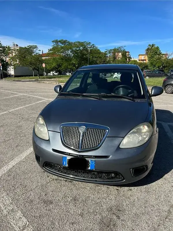 Usata Lancia Ypsilon 77 CV (56 kW) 2010 Utilitaria