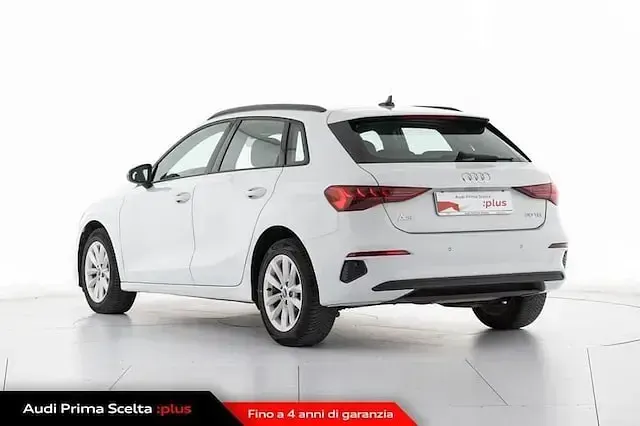 Usata Audi A3 Business 116 CV (85 kW) 2022 Bianco ghiaccio metallizzato Berlina