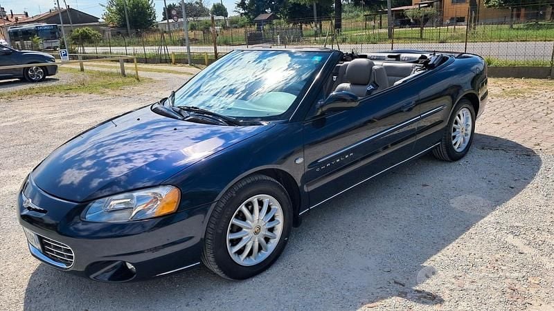 Usata Chrysler Sebring Cabriolet 203 CV (149 kW) 2001 Blu Cabrio