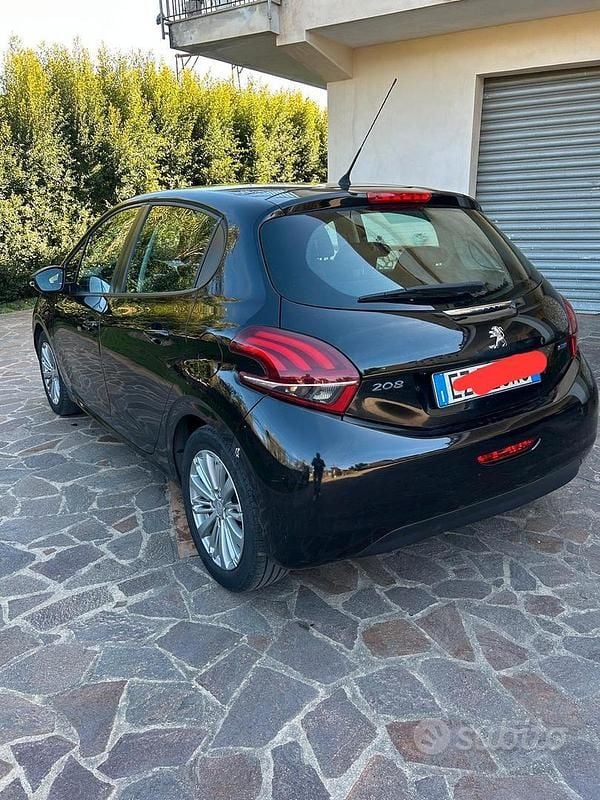 Usata Peugeot 208 2016 Utilitaria