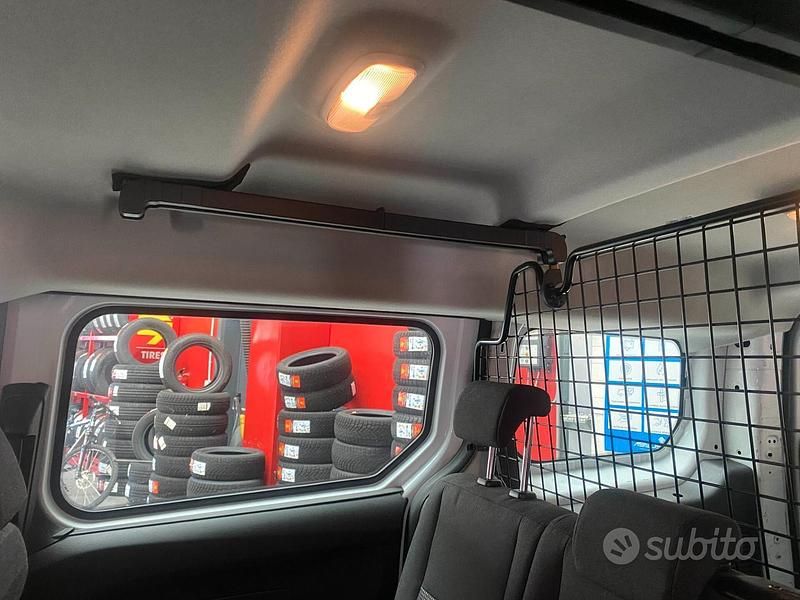 Usata Ford Transit Connect 100 CV (73 kW) 2017 Bianco Monovolume