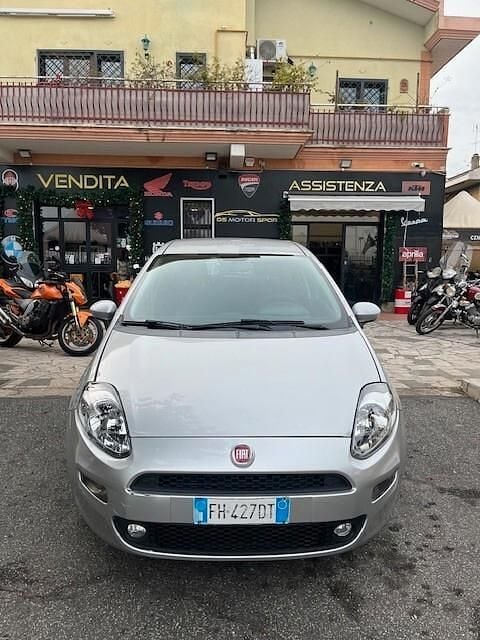 Usata Fiat Punto Lounge 95 CV (69 kW) 2017 Grigio Utilitaria