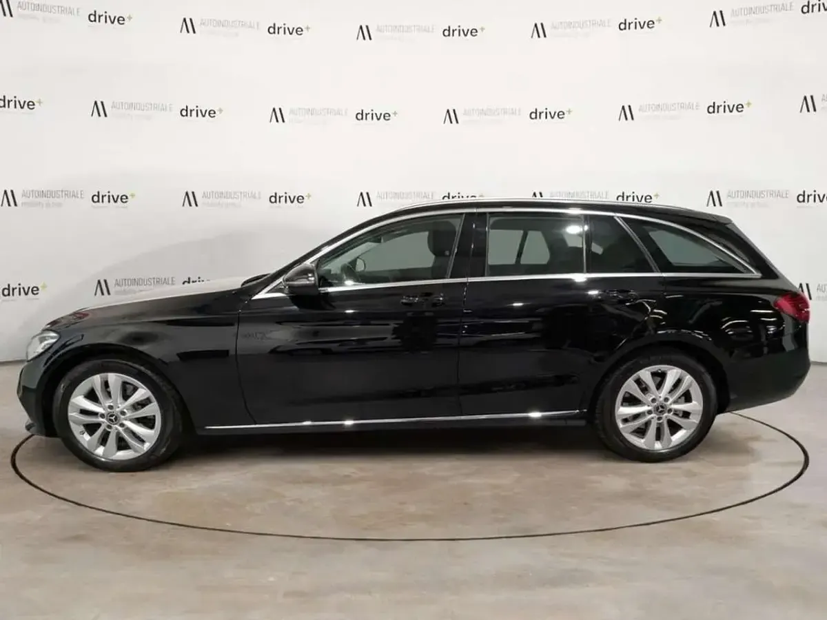 Usata Mercedes C220 194 CV (142 kW) 2019 Nero Station wagon
