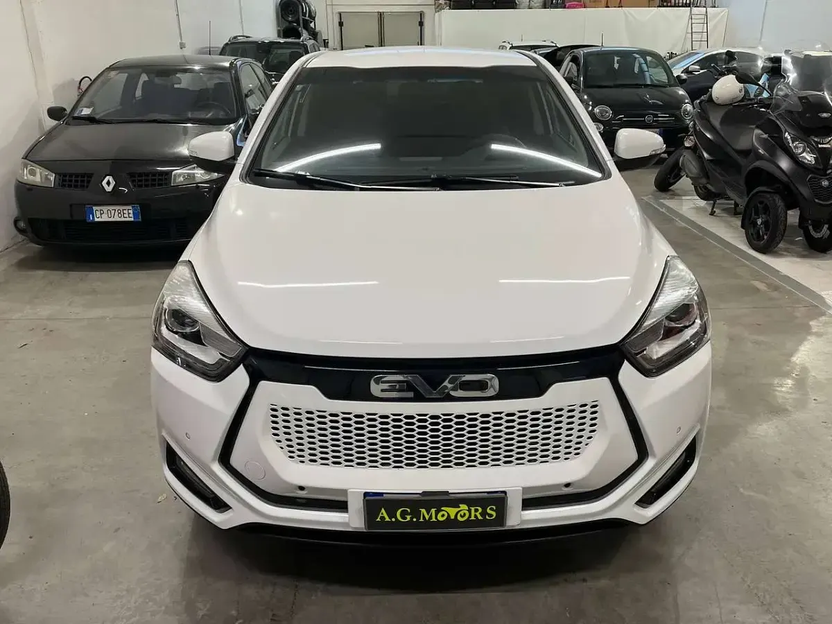 Usata EVO Evo 3 107 CV (78 kW) 2023 Bianco SUV