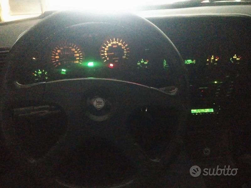 Usata Lancia Thema 201 CV (147 kW) 1992 Blu Berlina