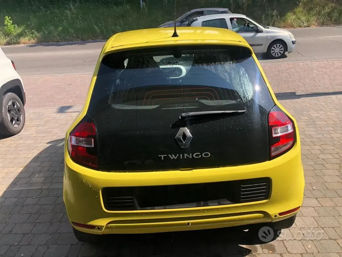 Usata Renault Twingo 69 CV (50 kW) 2015 Giallo Utilitaria