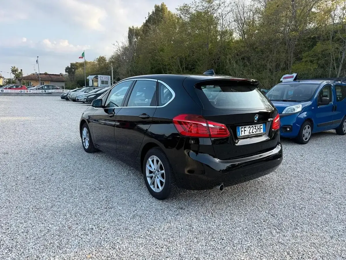 Usata BMW 216 Active Tourer Sport Line 116 CV (85 kW) 2016 Nero Monovolume