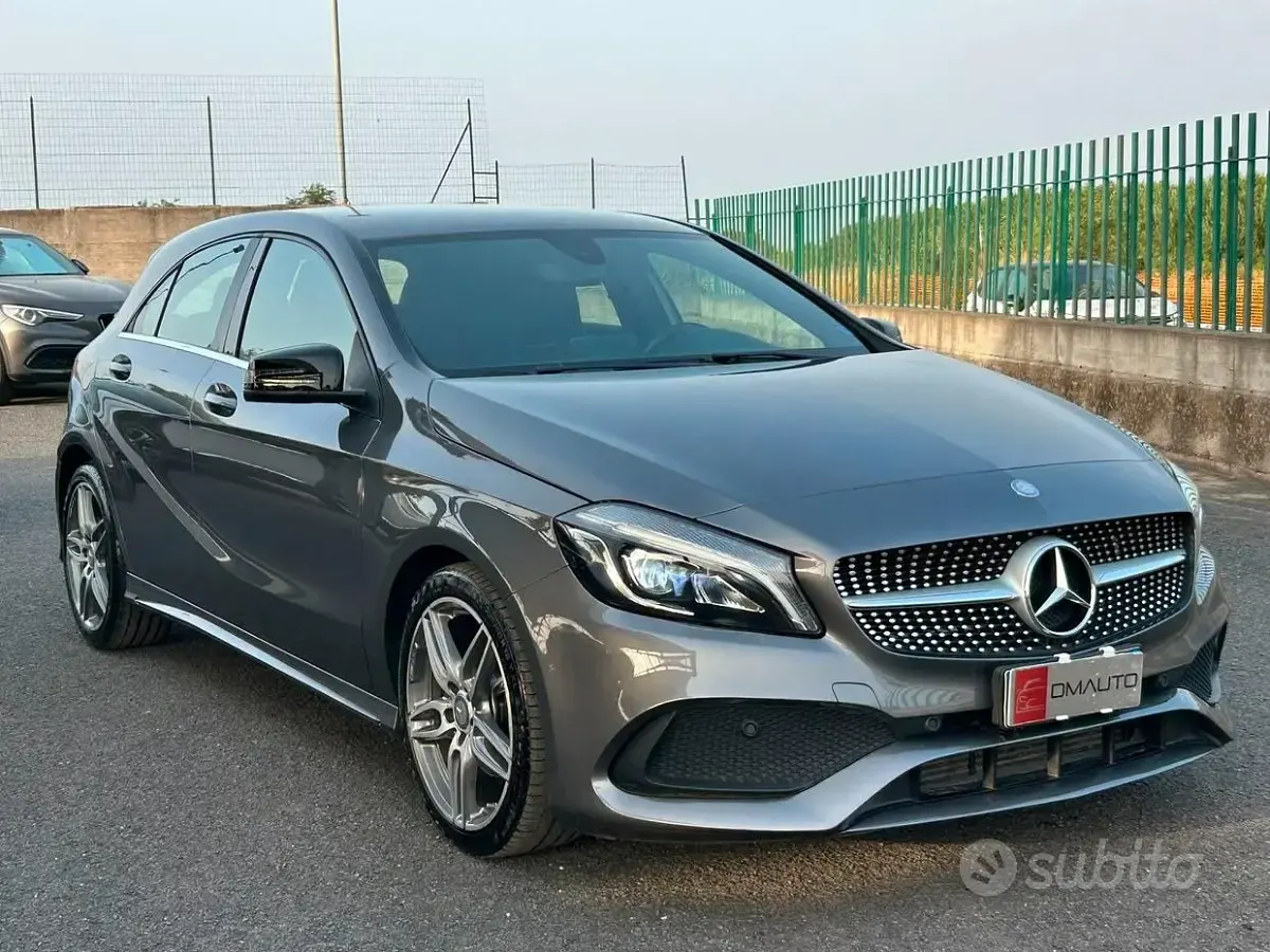 Usata Mercedes A180 Premium 109 CV (80 kW) 2016 Grigio Utilitaria