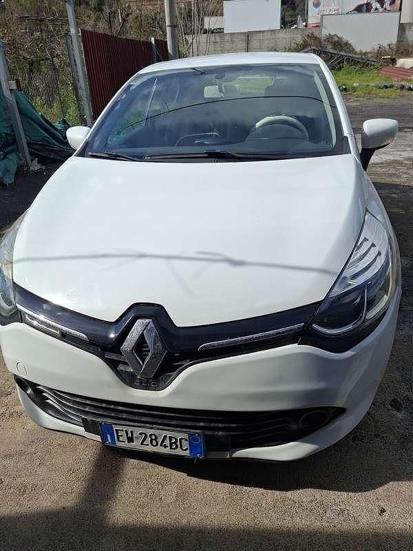 Usata Renault Clio IV 73 CV (53 kW) 2014 Berlina