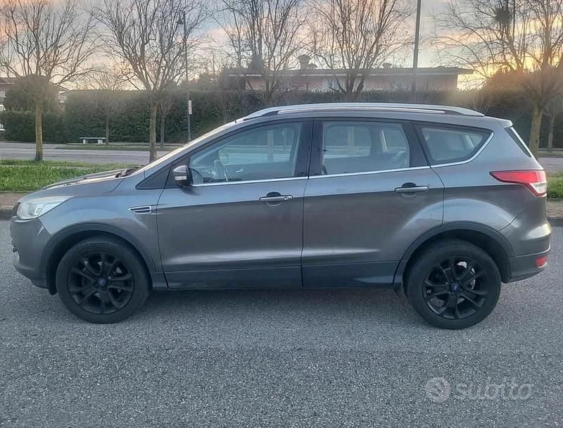 Usata Ford Kuga S 150 CV (110 kW) 2013 Nero SUV