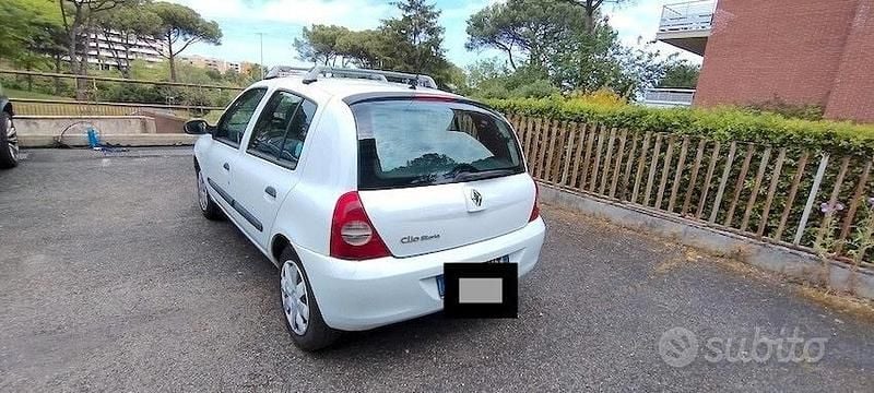 Usata Renault Clio II 58 CV (42 kW) 2008 Bianco Utilitaria