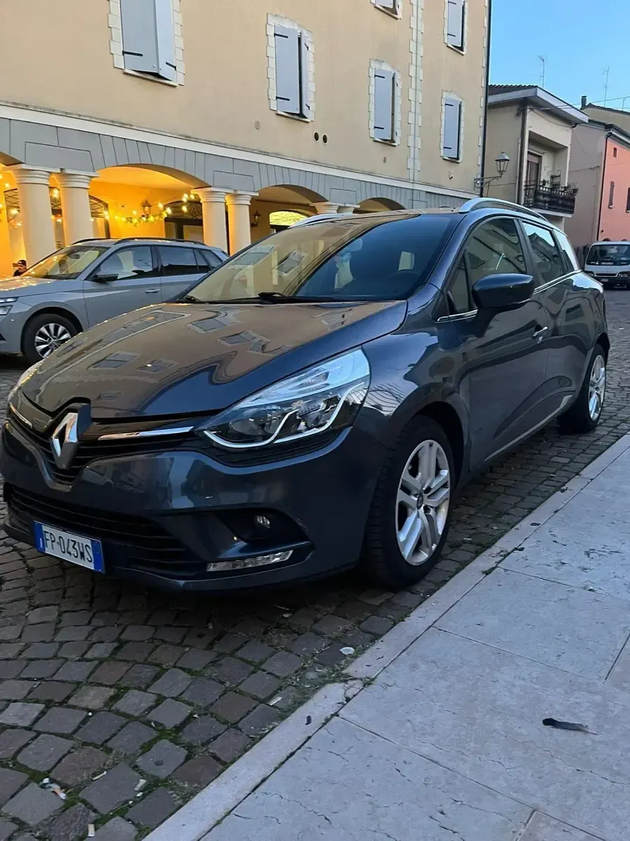 Usata Renault Clio 89 CV (65 kW) 2018 Grigio Station wagon