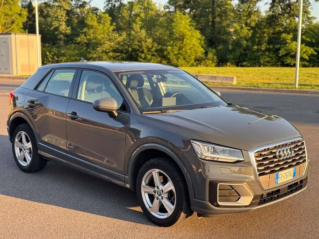 Usata Audi Q2 150 CV (110 kW) 2018 Grigio SUV