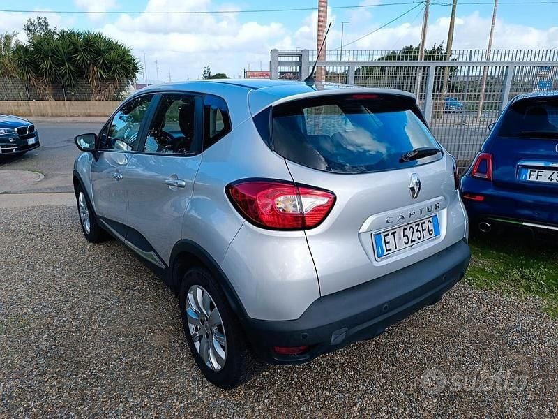 Usata Renault Captur 90 CV (66 kW) 2013 Grigio SUV