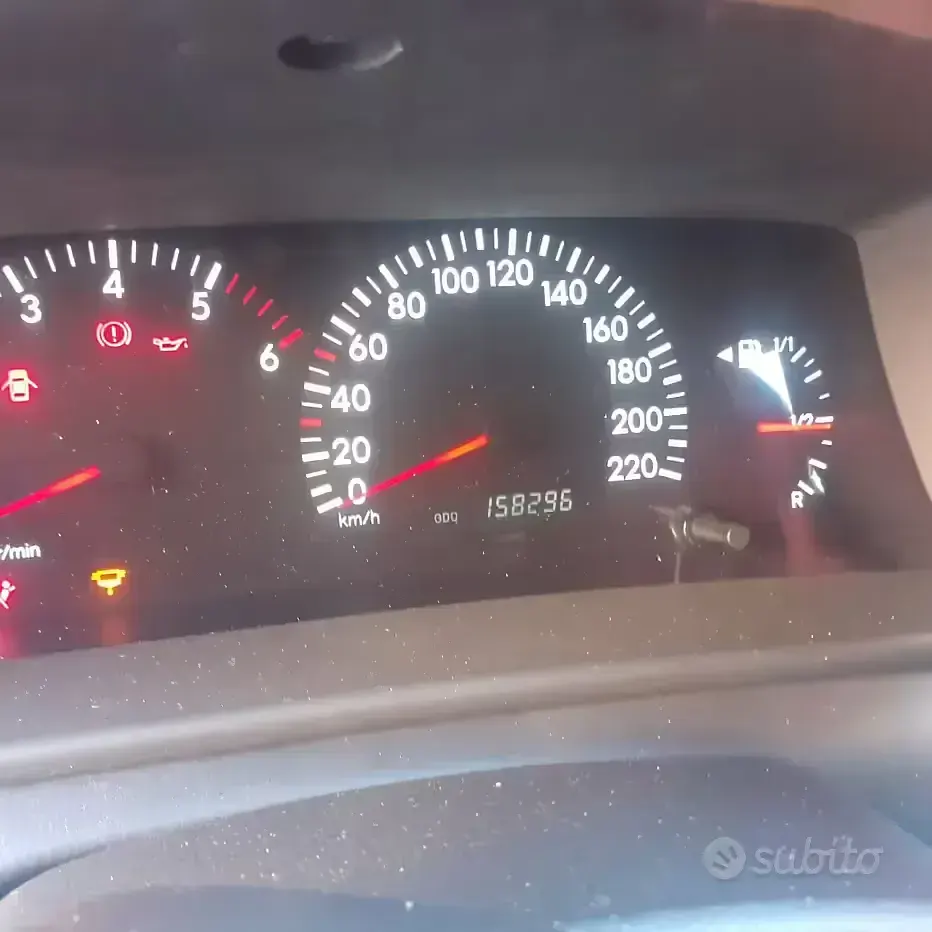 Usata Toyota Corolla 110 CV (80 kW) 2002 Grigio Berlina