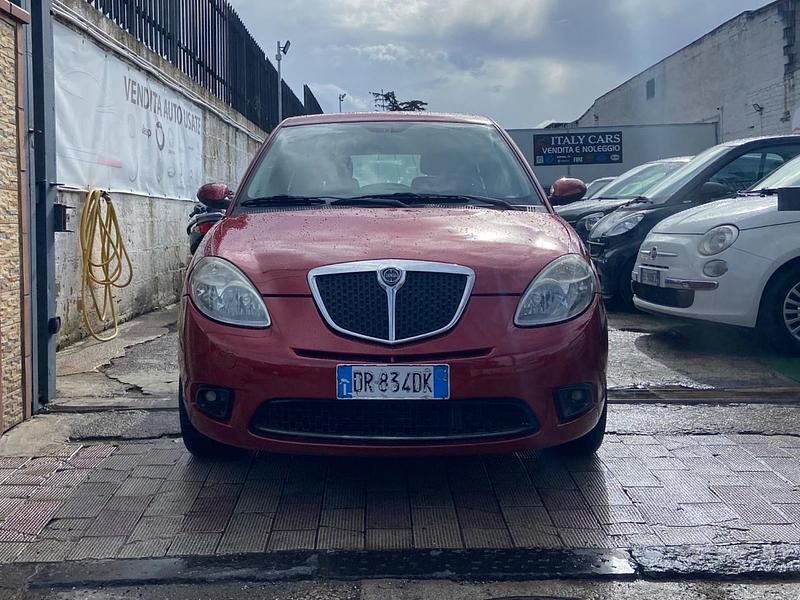 Usata Lancia Ypsilon 75 CV (55 kW) 2008 Rosso Utilitaria