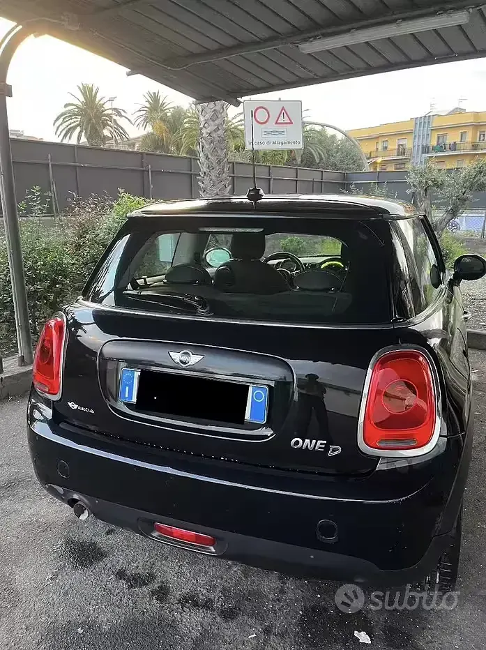 Usata Mini One D 116 CV (85 kW) 2015 Nero Utilitaria