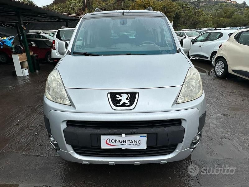 Usata Peugeot Partner Tepee Premium 112 CV (82 kW) 2010 Grigio Monovolume