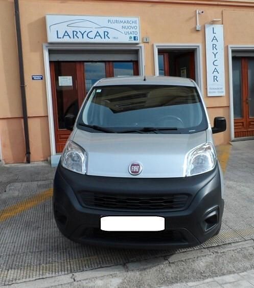 Argento Usata 2020 Fiat Fiorino Furgone | 9500 € (Ottimo prezzo) - Immagine 1/4