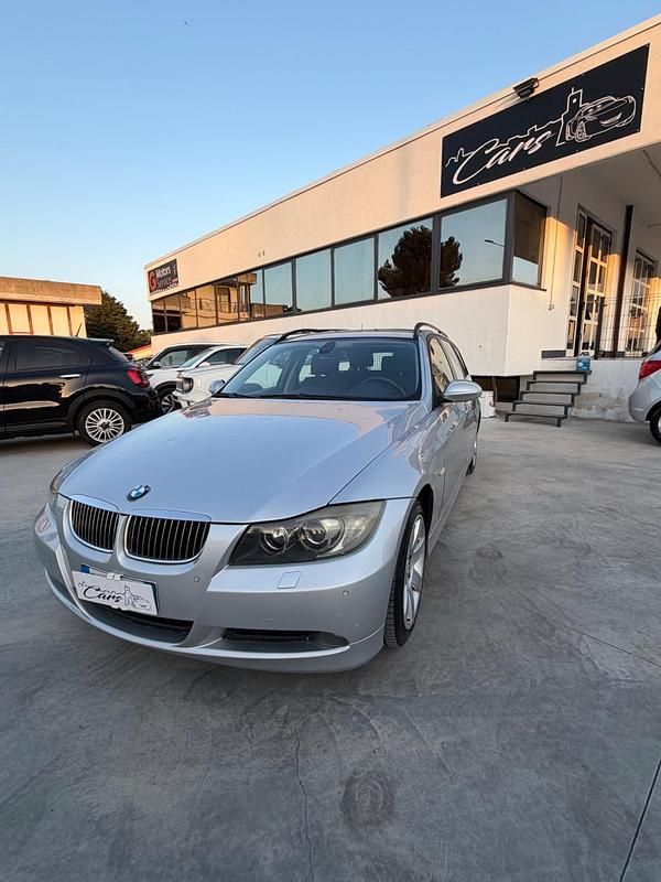Usata BMW 318 143 CV (105 kW) 2008 Argento Station wagon