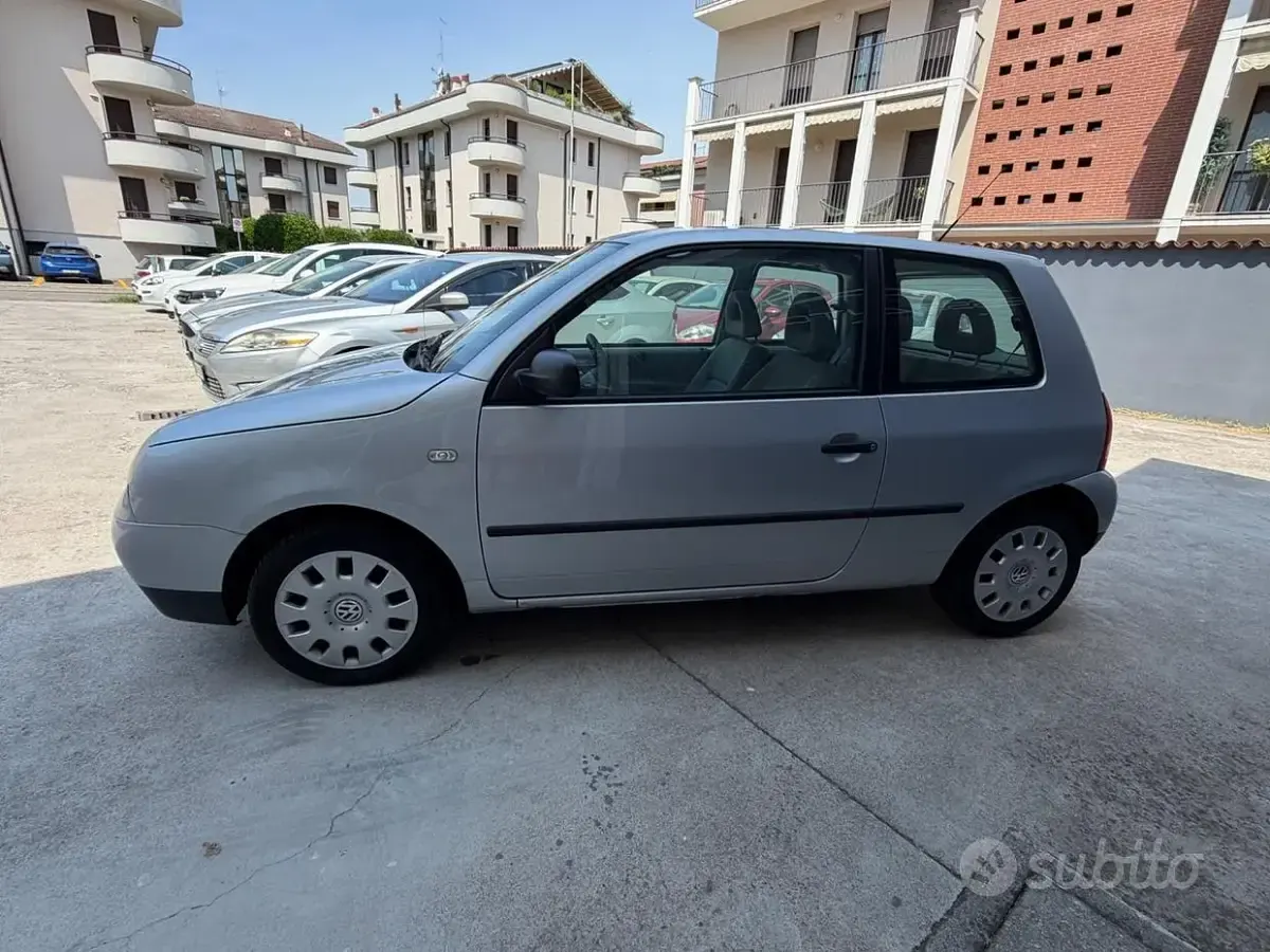 Usata VW Lupo Highline 60 CV (44 kW) 2003 Grigio Utilitaria