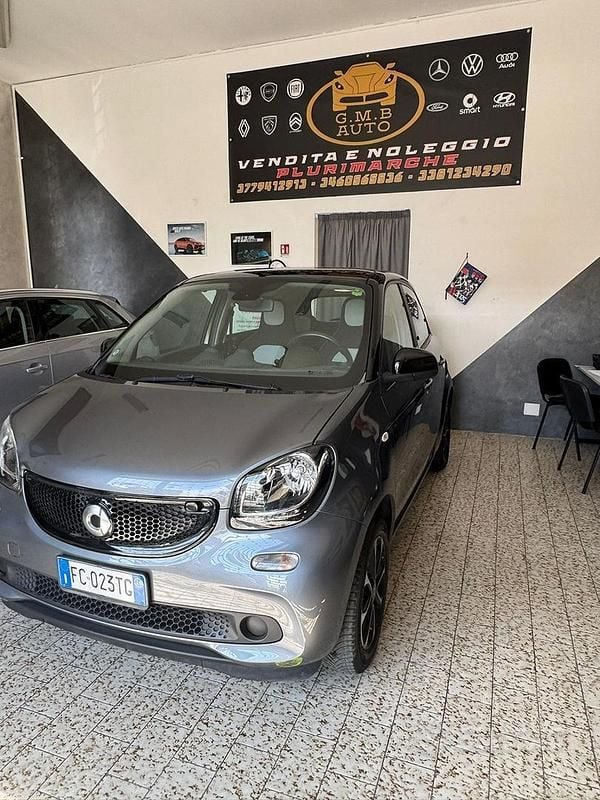 Usata Smart ForFour 71 CV (52 kW) 2016 Grigio Utilitaria