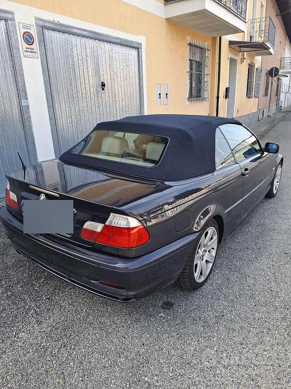 Usata BMW 318 Cabriolet 143 CV (105 kW) 2003 Blu Cabrio