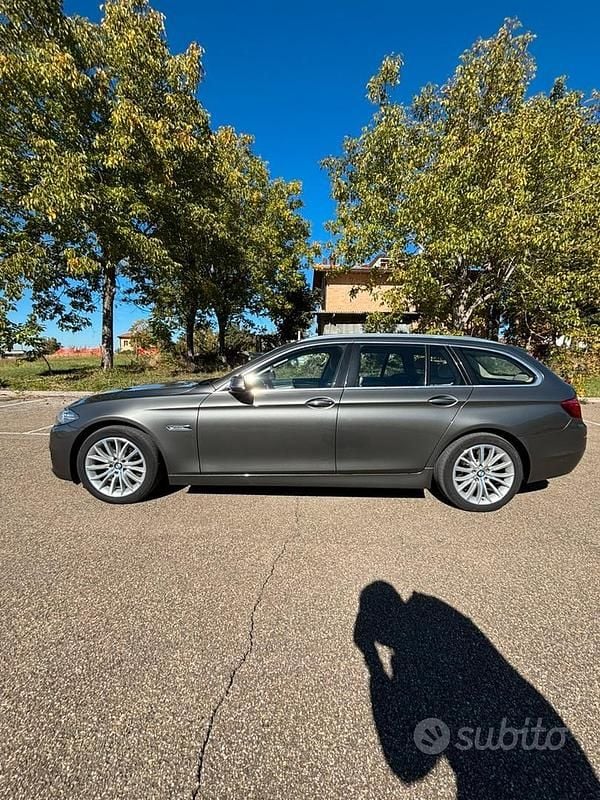 Usata BMW 520 Luxury Line 190 CV (139 kW) 2014 Grigio Berlina