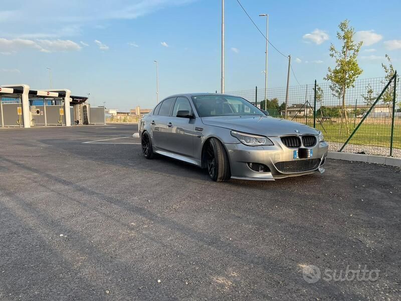 Usata BMW 530 272 CV (200 kW) 2007 Grigio Berlina