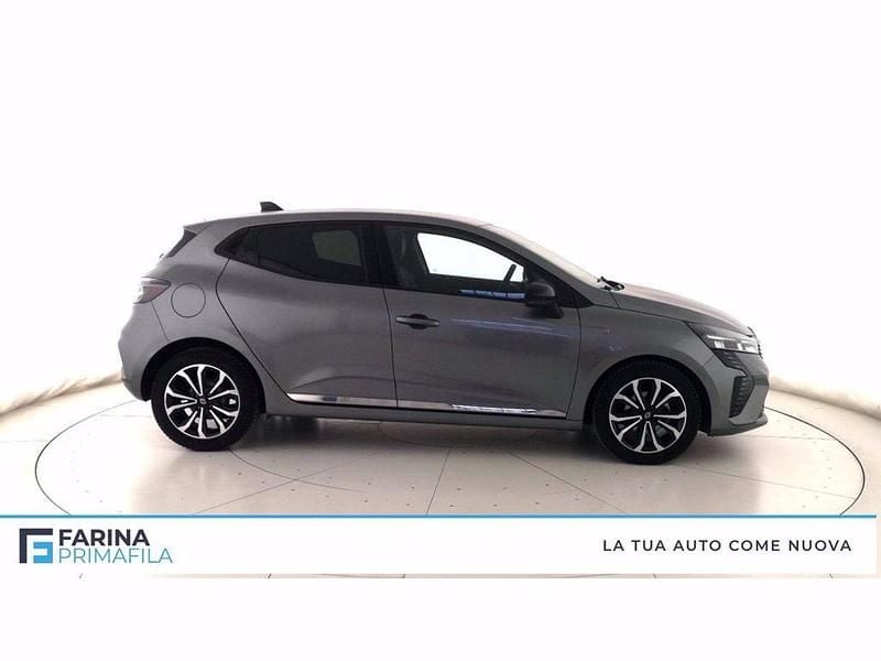 Usado Renault Clio V Techno 91 CV (66 kW) 2025 Gris Utilitario