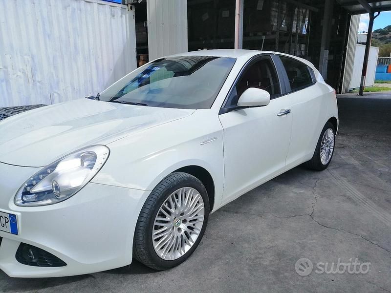 Usata Alfa Romeo Giulietta Exclusive 105 CV (77 kW) 2013 Bianco Berlina
