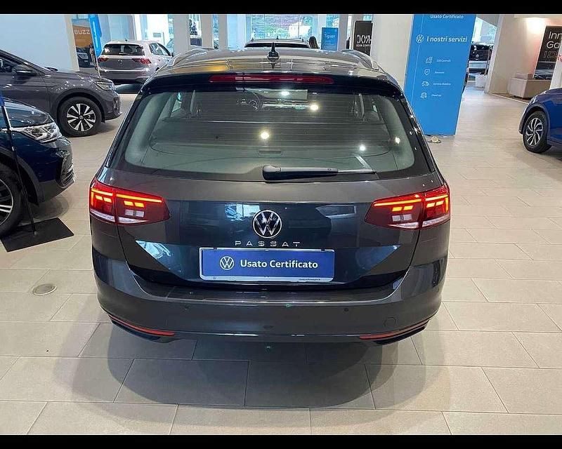 Usata VW Passat Business 150 CV (110 kW) 2023 Grigio Station wagon