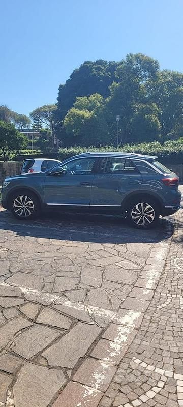Usata VW T-Roc Life 116 CV (85 kW) 2023 Blu/azzurro SUV