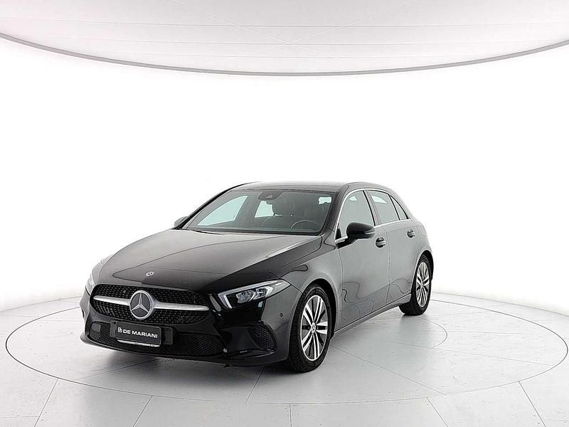 Usata Mercedes A180 116 CV (85 kW) 2021 Nero cosmo Berlina