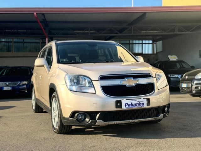 Begagnad Chevrolet Orlando LTZ 163 HK (119 kW) 2012 Svart Minibuss