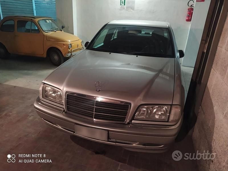 Usata Mercedes C200 Elegance 192 CV (141 kW) 1999 Grigio Berlina