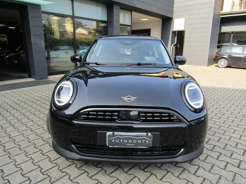 Usata Mini Cooper Classic 114 kW (156 CV) 2025 Midnight black Utilitaria