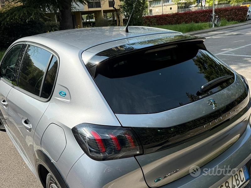 Usata Peugeot 208 100 kW (136 CV) 2022 Grigio Utilitaria