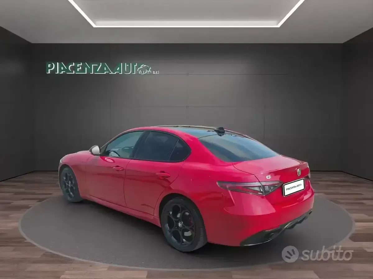 Usata Alfa Romeo Giulia Veloce 211 CV (155 kW) 2024 Rosso Berlina