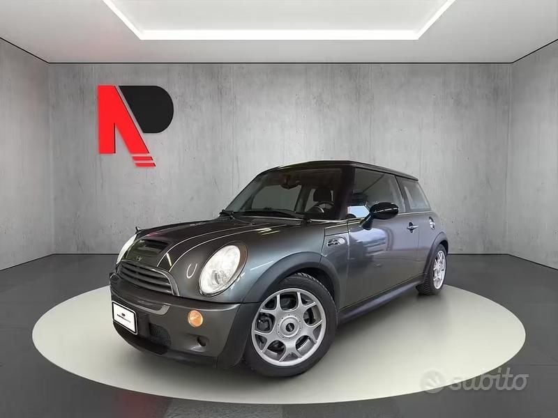 Usata Mini Cooper S 170 CV (125 kW) 2005 Grigio Utilitaria