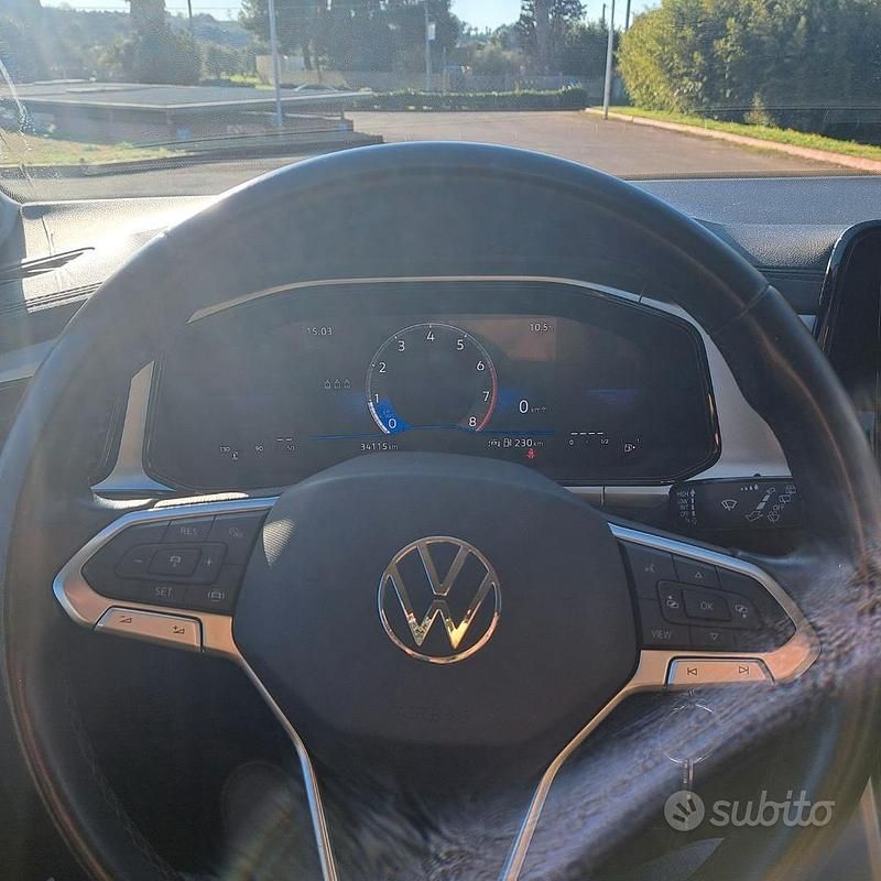 Usata VW T-Roc Style 110 CV (80 kW) 2023 Grigio SUV