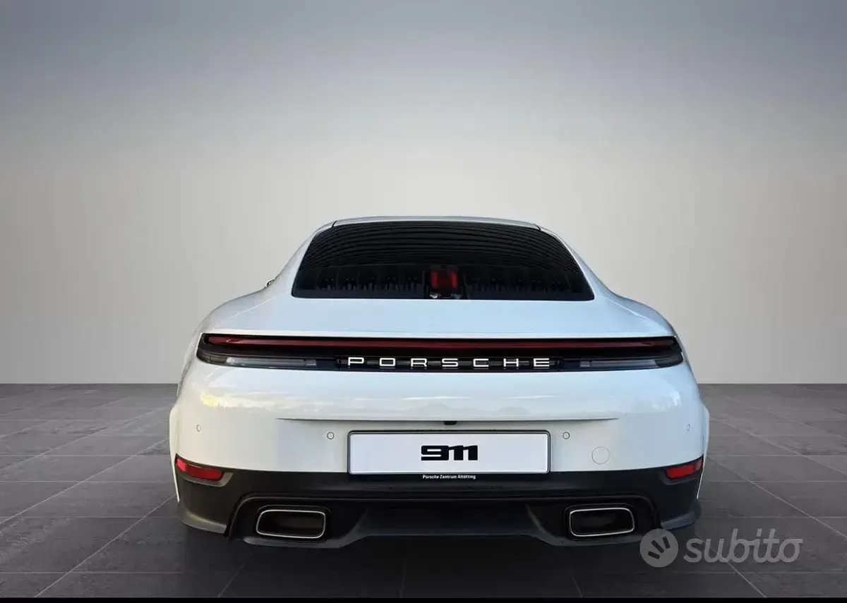 Usata Porsche 911 Carrera 394 CV (289 kW) 2025 Bianco metallizzato Coupé