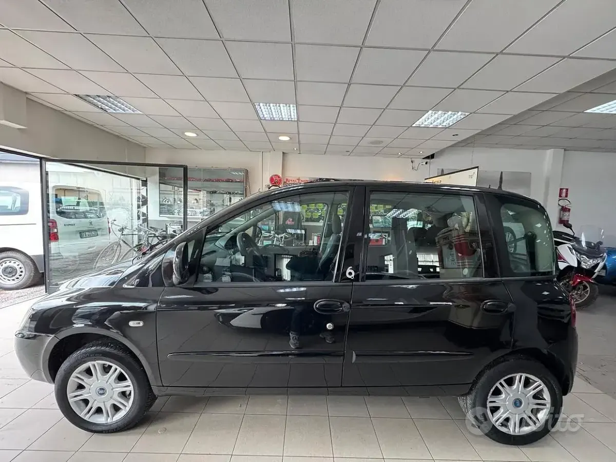 Usata Fiat Multipla Dynamic 103 CV (75 kW) 2010 Nero Monovolume
