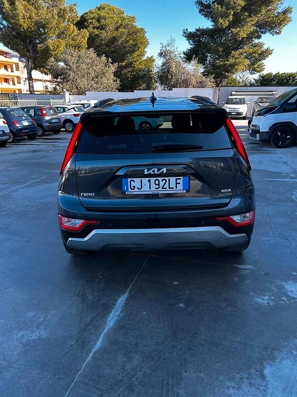 Usata Kia Niro Style 104 CV (76 kW) 2022 Grigio SUV