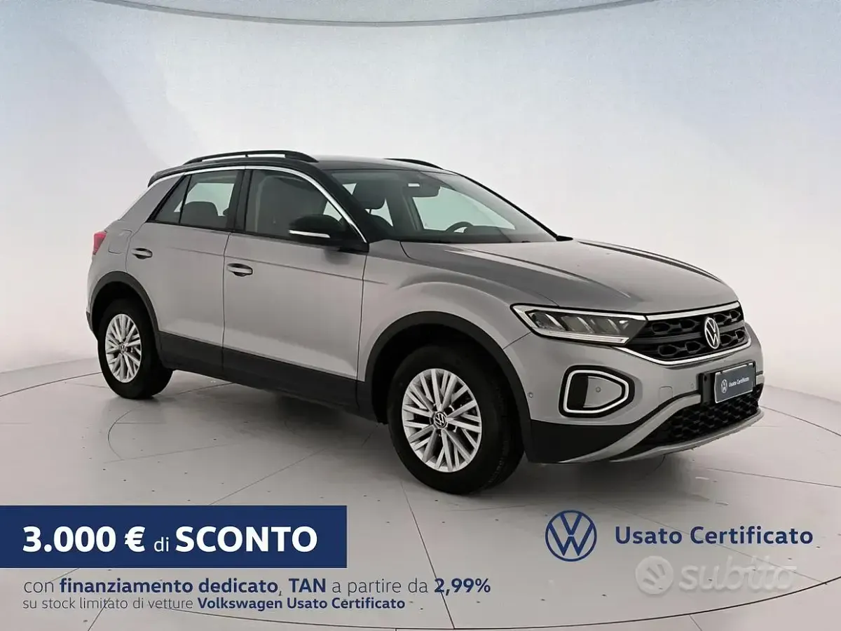 Usata VW T-Roc Life 116 CV (85 kW) 2025 Grigio SUV