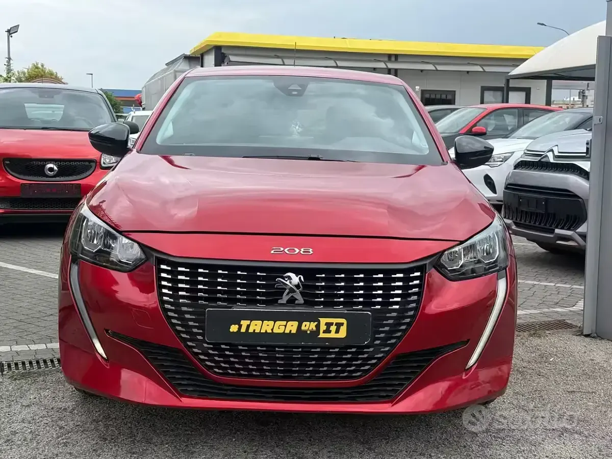 Usata Peugeot 208 Active 75 CV (55 kW) 2023 Rosso Utilitaria