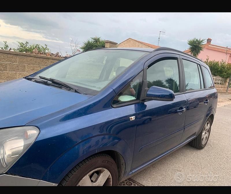 Usata Opel Zafira 150 CV (110 kW) 2005 Blu Monovolume