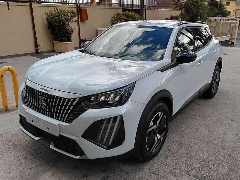 Usata Peugeot 2008 Allure 101 CV (74 kW) 2024 Bianco SUV