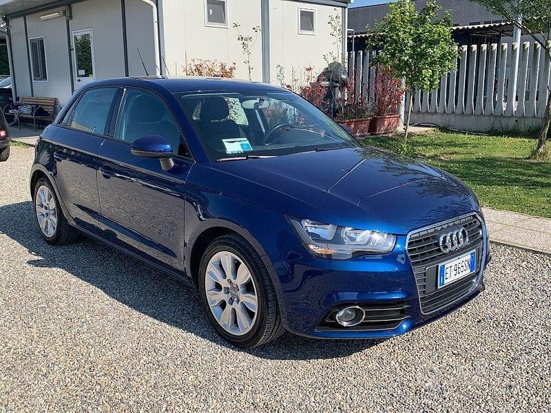 Usata Audi A1 Attraction 90 CV (66 kW) 2014 Blu Utilitaria