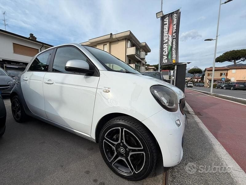 Usata Smart ForFour Passion 71 CV (52 kW) 2015 Bianco Utilitaria